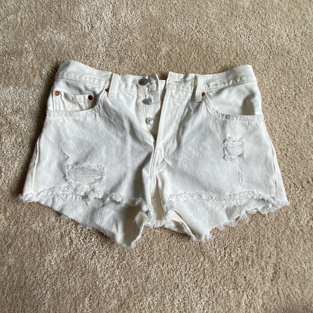White Levi jean shorts